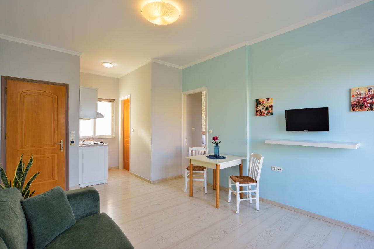 קאטו דרטסו Poseidon Apartments מראה חיצוני תמונה